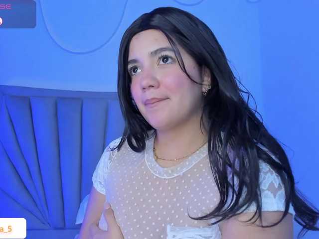 Fiorela live cam on BongaCams