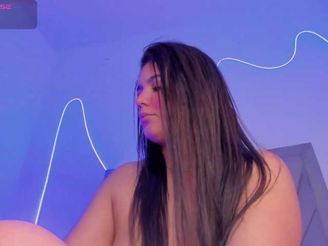 Fiorela live cam on BongaCams