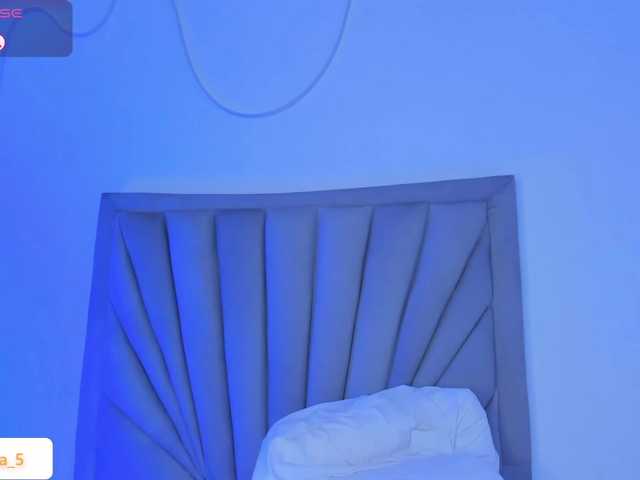 Fiorela live cam on BongaCams