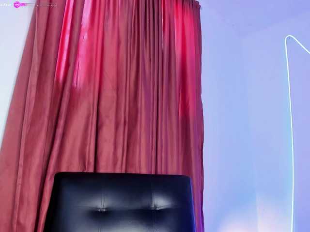 Fiorela live cam on BongaCams