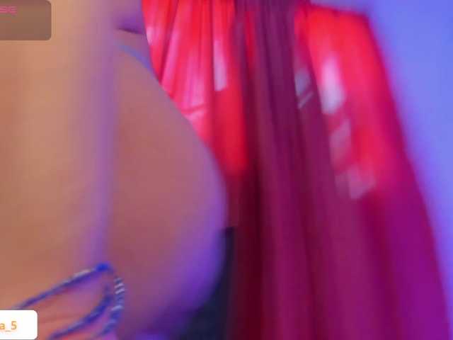Fiorela live cam on BongaCams