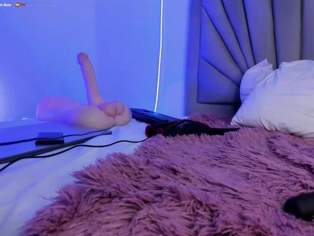 Fiorela live cam on BongaCams