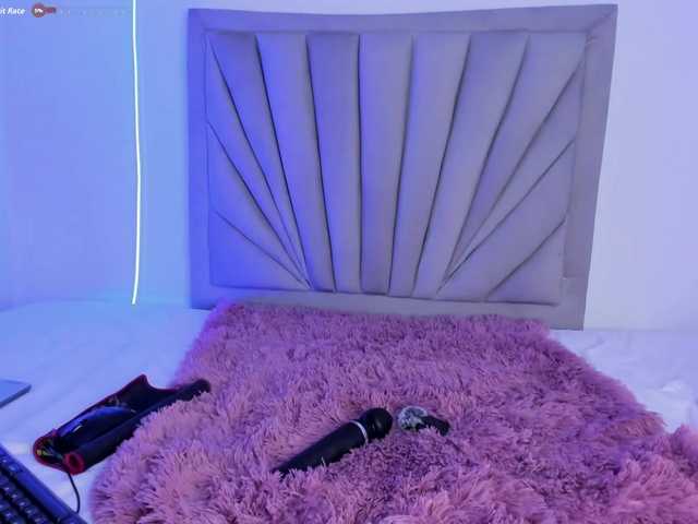 Fiorela live cam on BongaCams