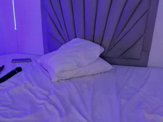 Fiorela live cam on BongaCams