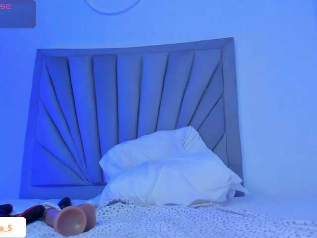 Fiorela live cam on BongaCams