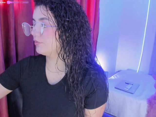 Fiorela live cam on BongaCams
