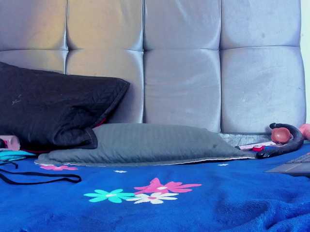 Karol-wish's BongaCams show and profile