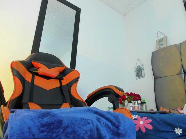 Karol-wish live cam on BongaCams