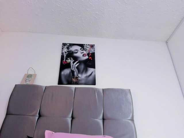 Karol-wish live webcam show