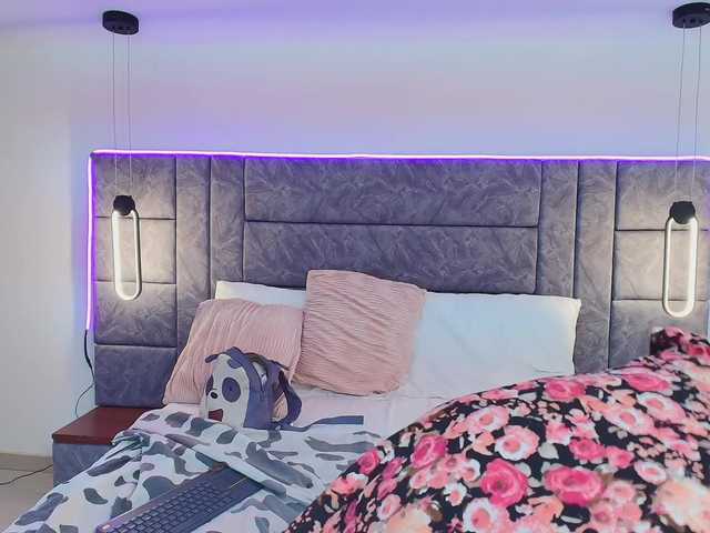 dakotra-megan's BongaCams show and profile