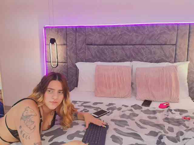 dakota_megan webcam