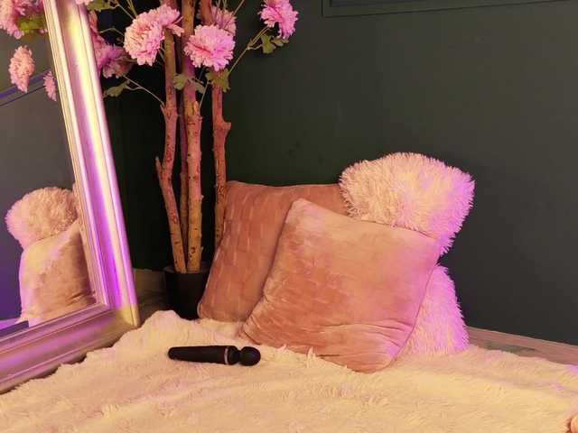 SugarMaple's BongaCams show and profile