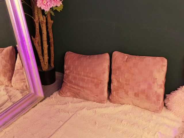 SugarMaple's BongaCams show and profile