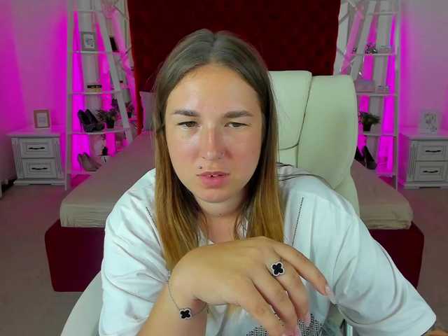 SofiiDarling live webcam show