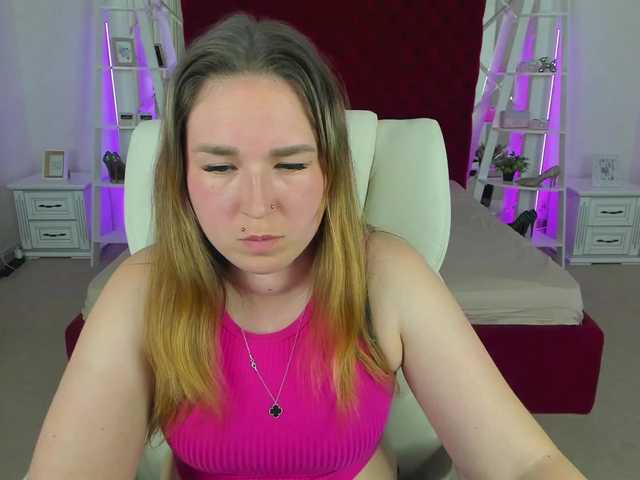 SofiiDarling's BongaCams show and profile