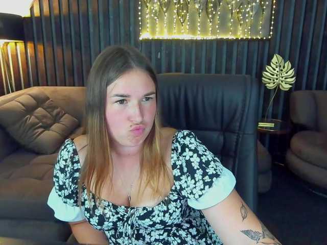 SofiiDarling live webcam show