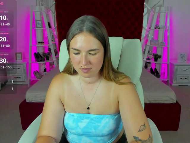 SofiiDarling live webcam show