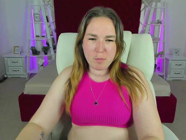 SofiiDarling's BongaCams show and profile