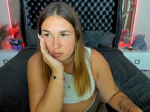 SofiiDarling live webcam show