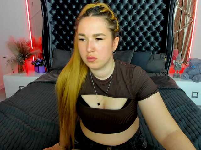 SofiiDarling's BongaCams show and profile