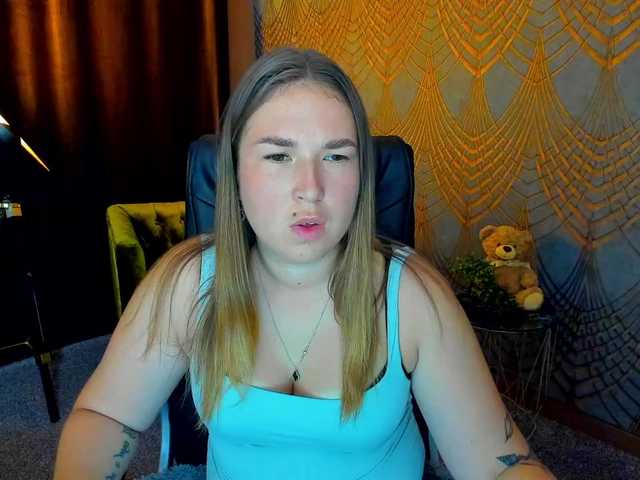 SofiiDarling live webcam show