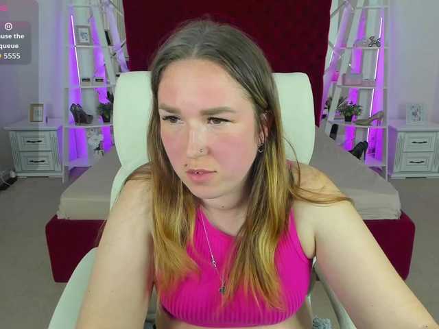 SofiiDarling's BongaCams show and profile