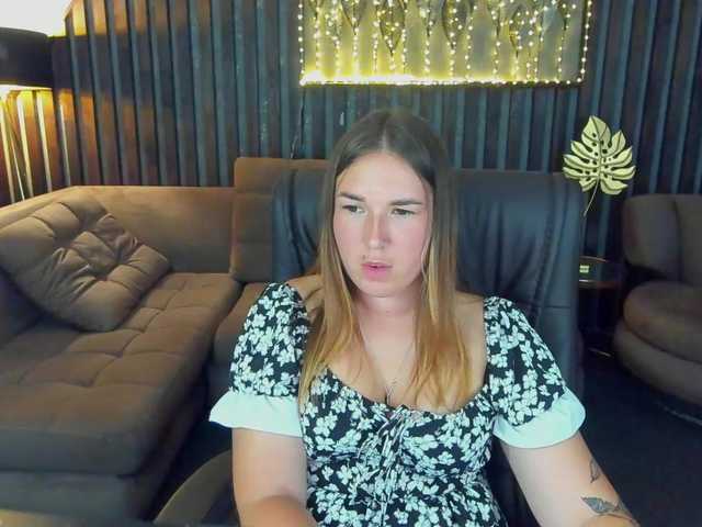 SofiiDarling live webcam show