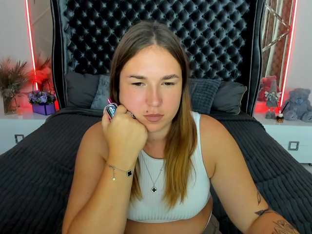 SofiiDarling live webcam show