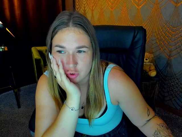 SofiiDarling live webcam show