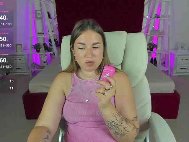 SofiiDarling Sex Cam Show