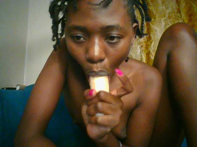 Preetygirl Live Cam on BongaCams