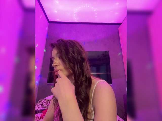 Azilanomi's BongaCams show and profile