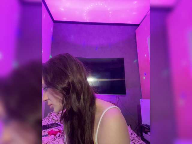 Azilanomi's BongaCams show and profile