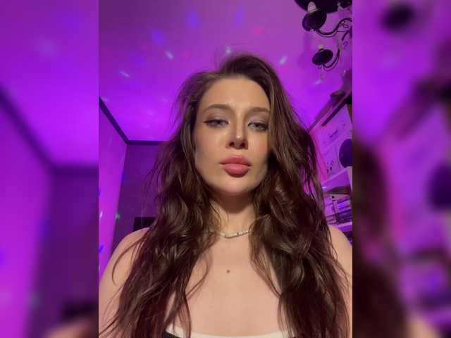 Azilanomi's BongaCams show and profile