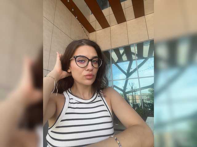 Azilanomi live webcam show