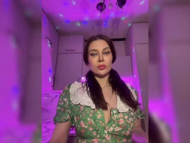 Azilanomi's BongaCams show and profile