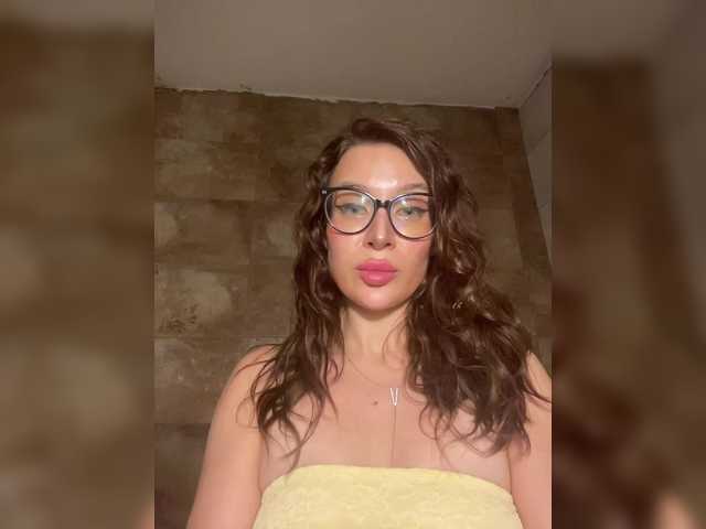 Azilanomi live cam on BongaCams