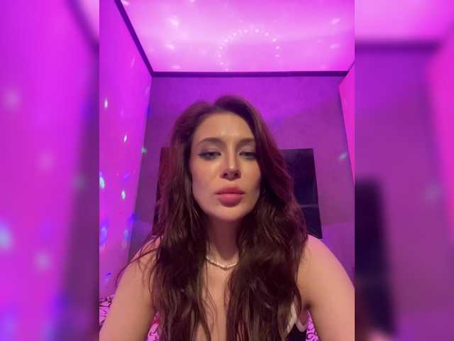 Azilanomi's BongaCams show and profile