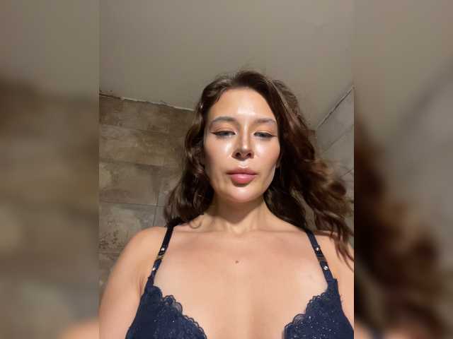Azilanomi live cam on BongaCams