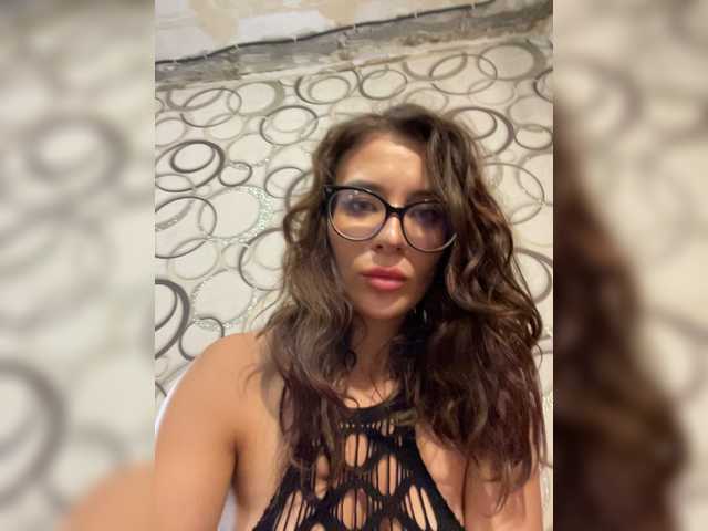Azilanomi live cam on BongaCams