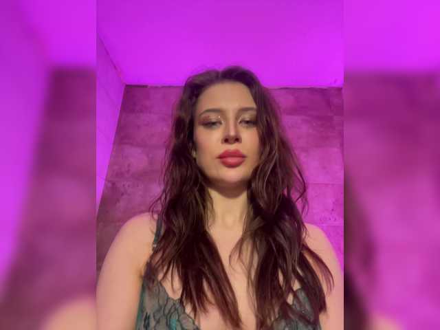 Azilanomi's BongaCams show and profile