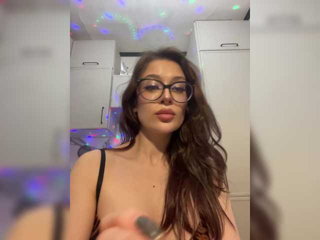 Azilanomi's BongaCams show and profile