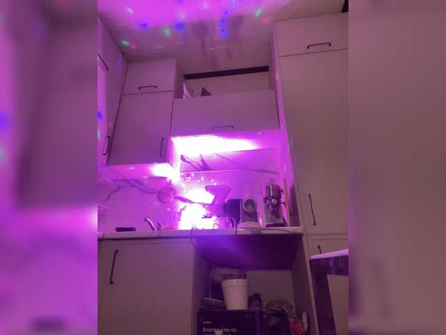 Azilanomi's BongaCams show and profile