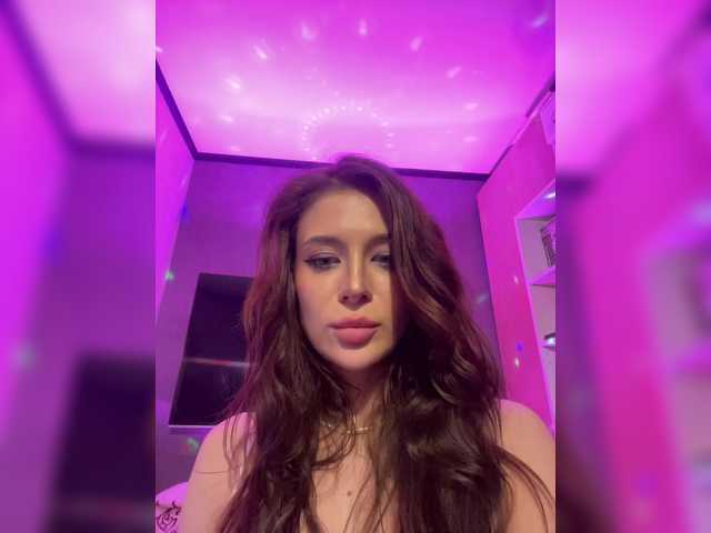 Azilanomi's BongaCams show and profile