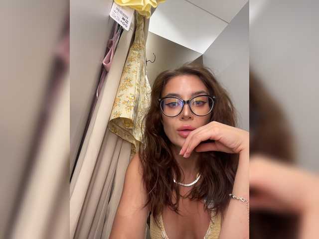 Azilanomi live cam on BongaCams