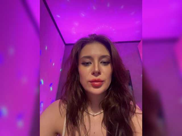 Azilanomi's BongaCams show and profile