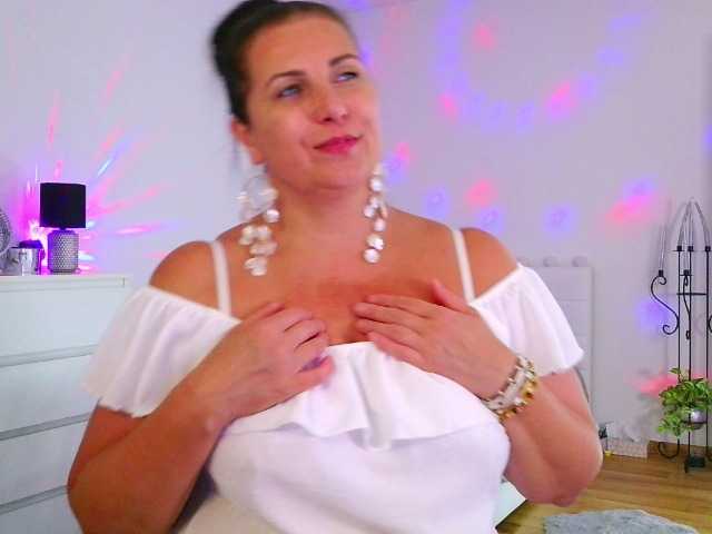 MilfHelena live cam on BongaCams