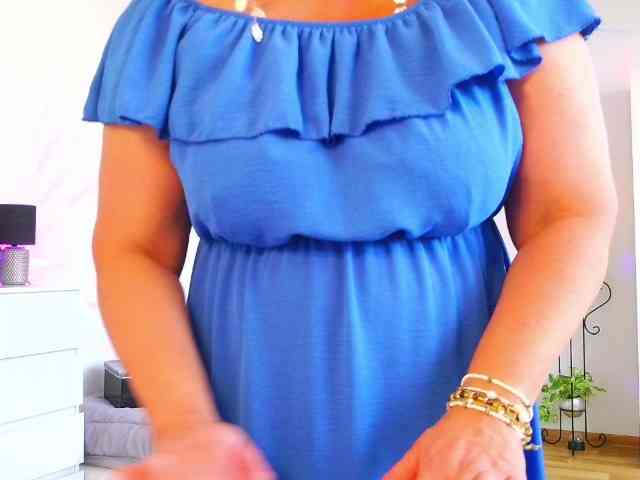 MilfHelena webcam