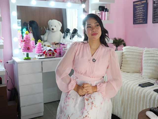 urFilipinaGirl live cam preview