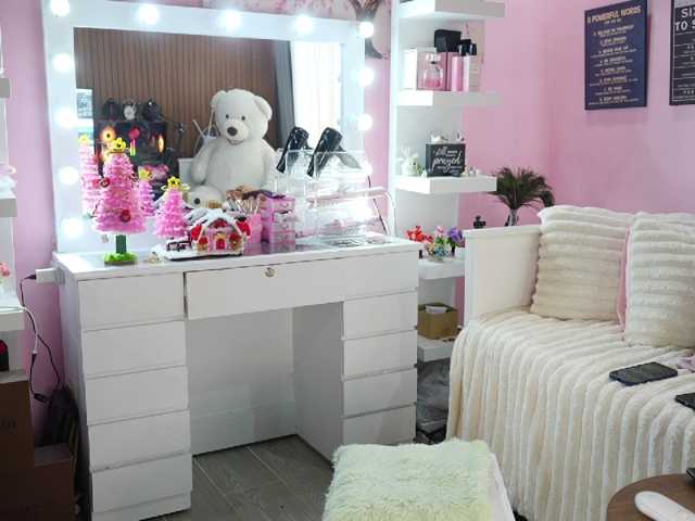 urFilipinaGirl live cam preview